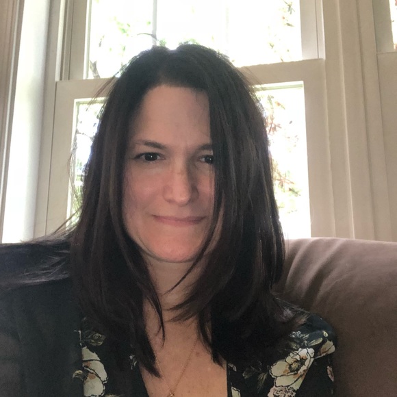 Meet your Posher, Lori - Picture 1 of 1